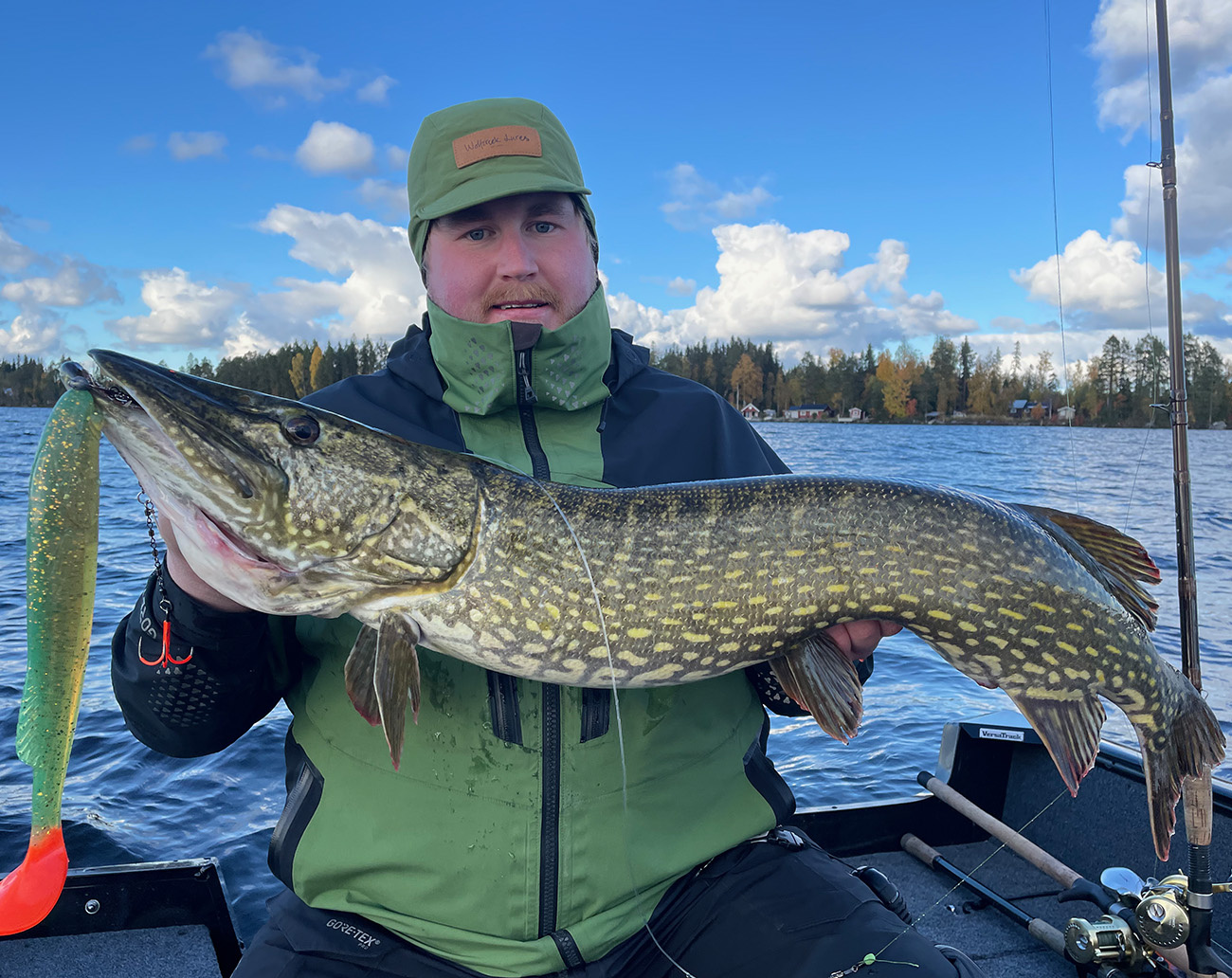 CWC PRO UV Chartreuse Stinger, SS 100lb Giant Tandem 3/0